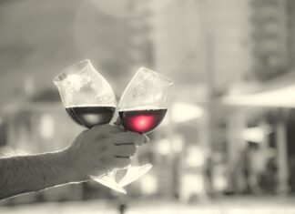 Jak zaprosić dziewczynę na studniówkę? Jak zaprosić dziewczynę na studniówkę?