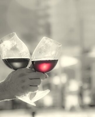 Ile się ma lat jak się idzie na studniówkę? Ile się ma lat jak się idzie na studniówkę?