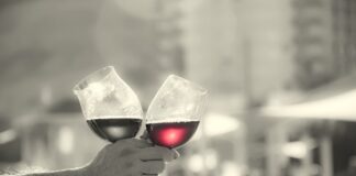 Na którą nogę podwiązka na studniówkę?